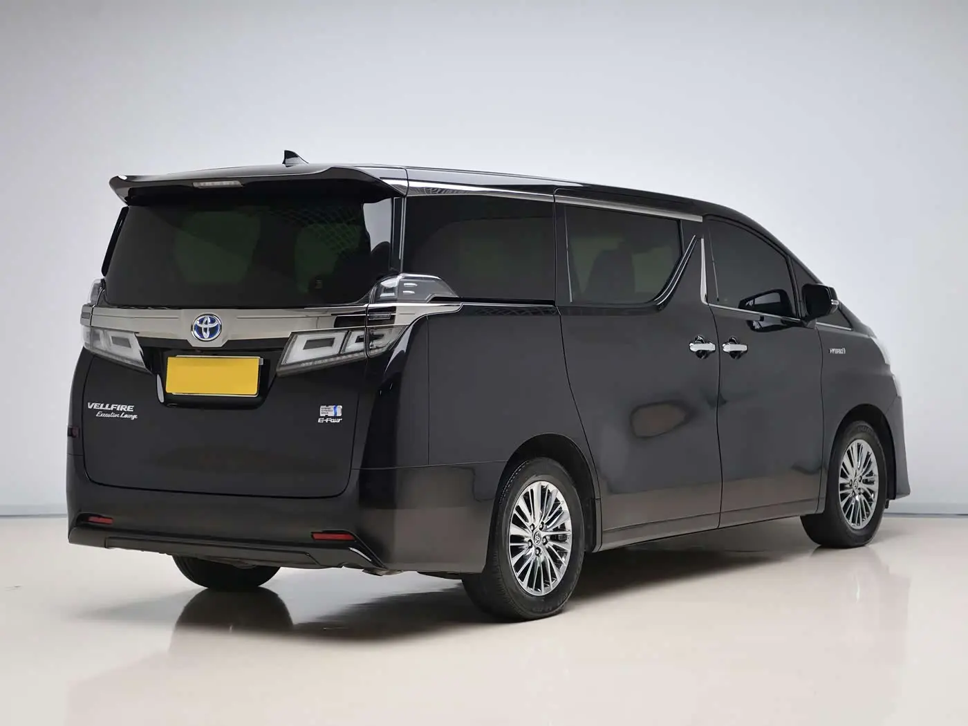 Toyota Vellfire 2020 — Photo 6/20
