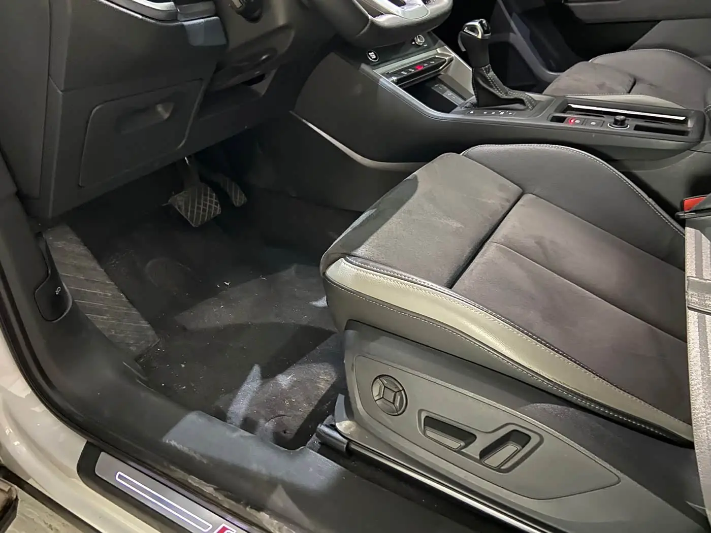 Audi Q3 2023 — Şəkil 18/20