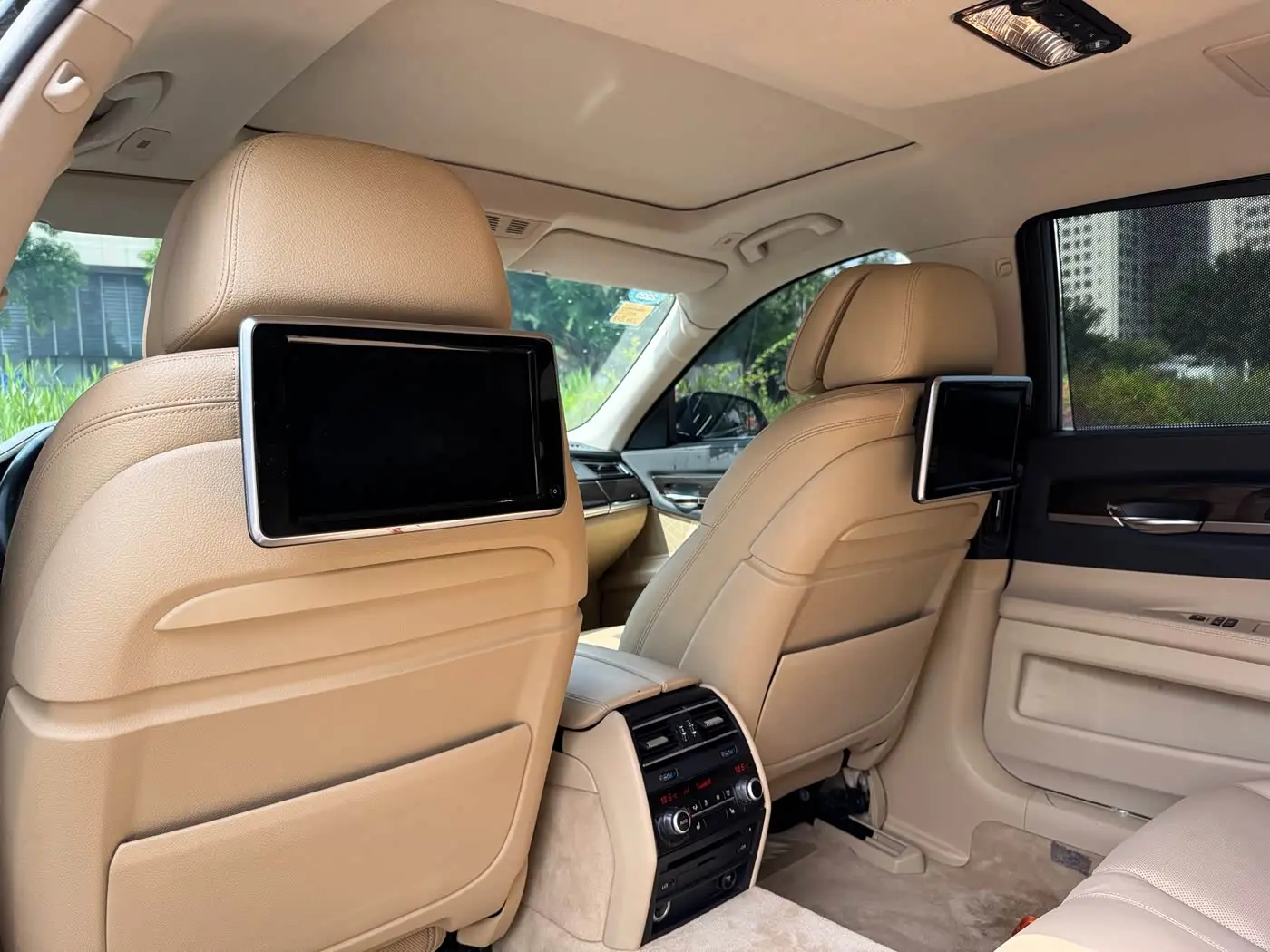 BMW 7 Series 2014 — Photo 9/17