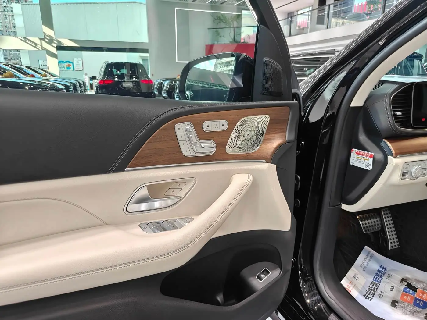 Mercedes-Benz GLS 2023 — Фото 10/20