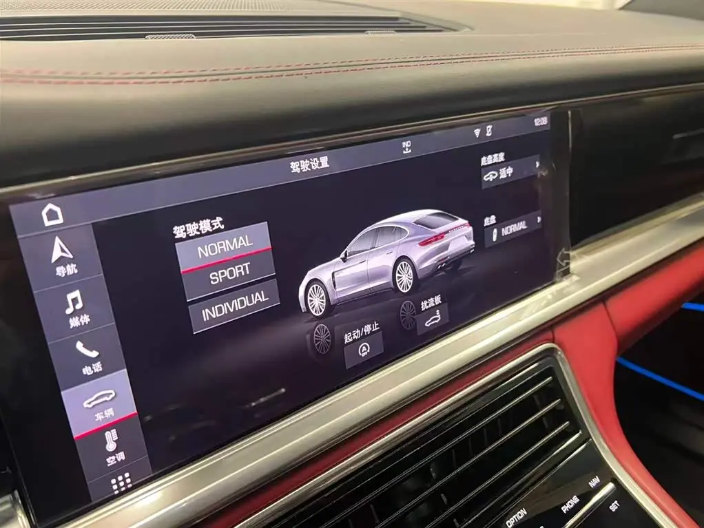 Porsche Panamera 2019 — Фото 15/20