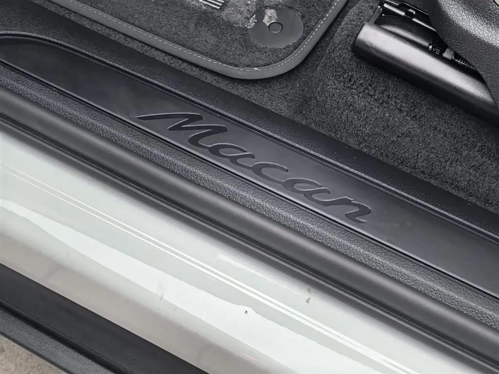 Porsche Macan 2024 — Photo 14/20