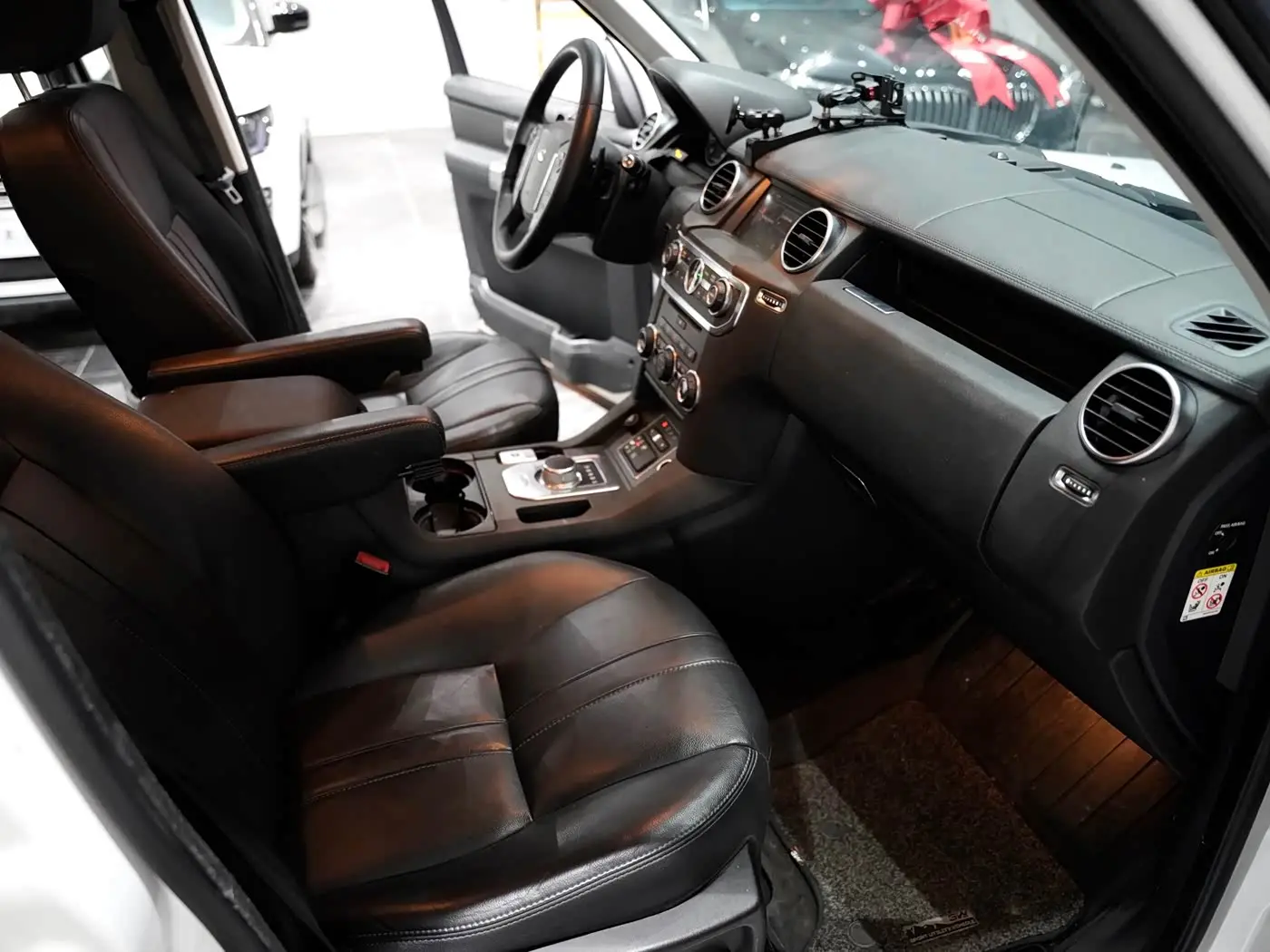 Land Rover Discovery 2016 — Photo 9/14