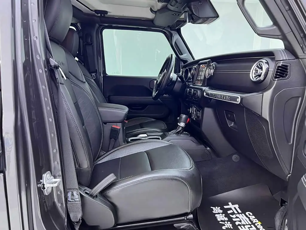 Jeep Wrangler 4xe 2022 — Фото 18/20