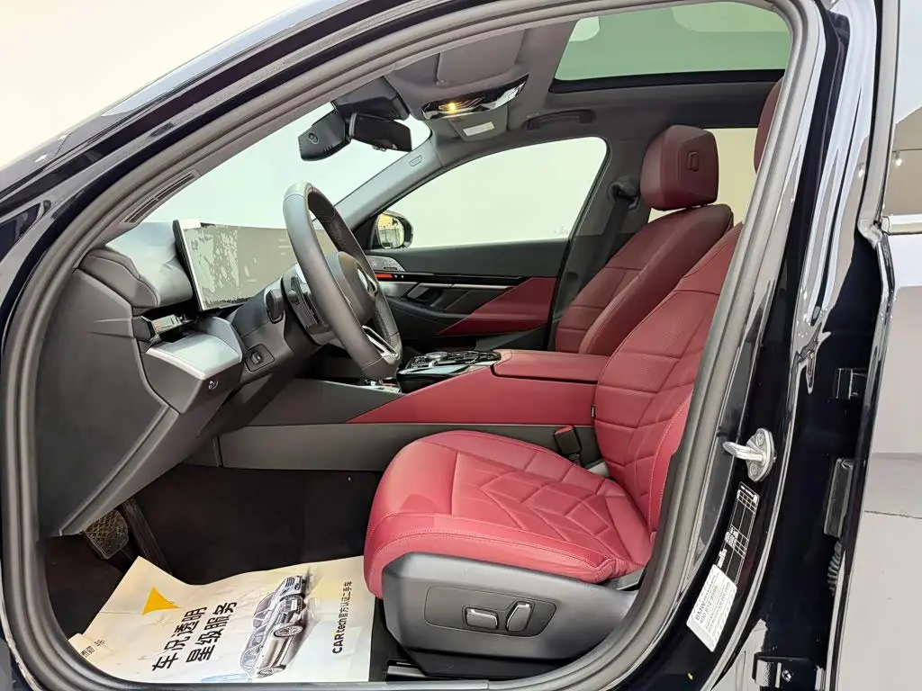 BMW 5 Series 2024 — Photo 17/20