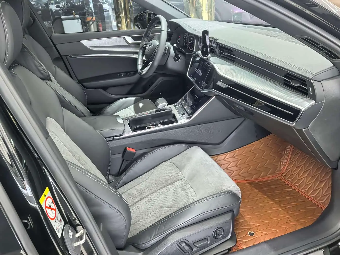Audi A6L 2021 — Photo 5/15