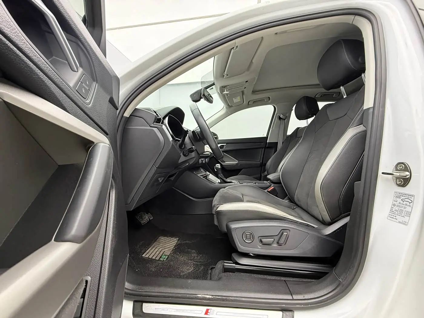Audi Q3 2022 — Photo 13/20