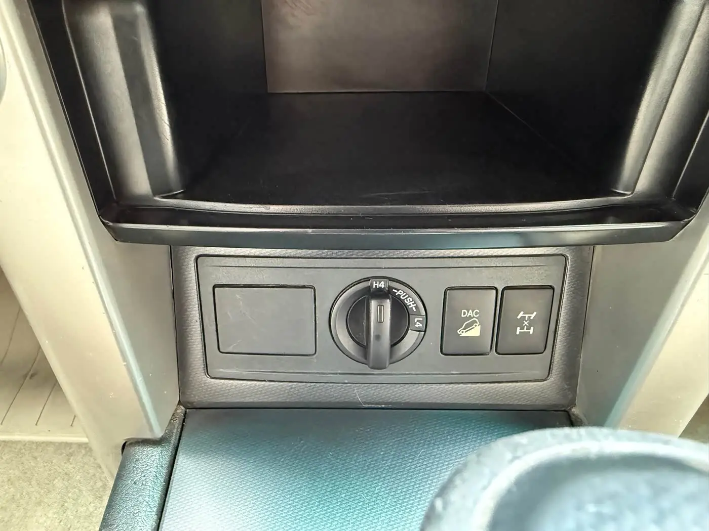 Toyota Prado 2012 — Photo 17/20