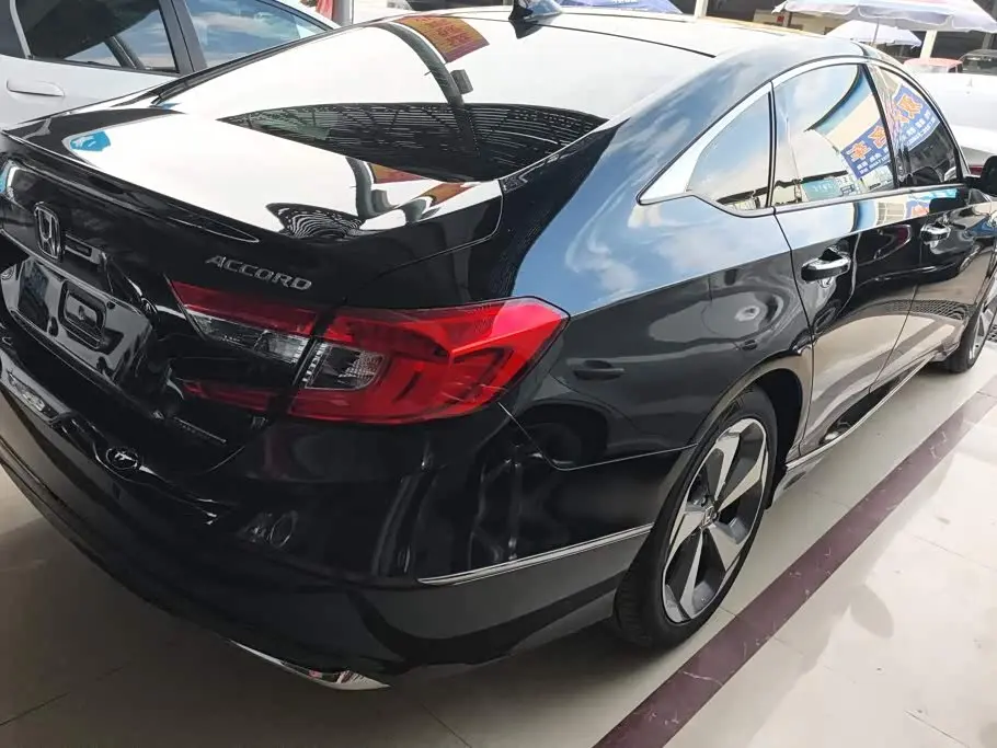 Honda Accord 2019 — Фото 3/16