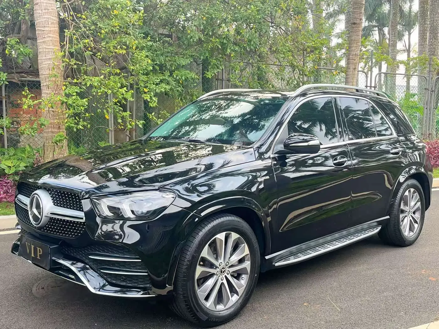 Mercedes-Benz GLE 2022 — Photo 1/9