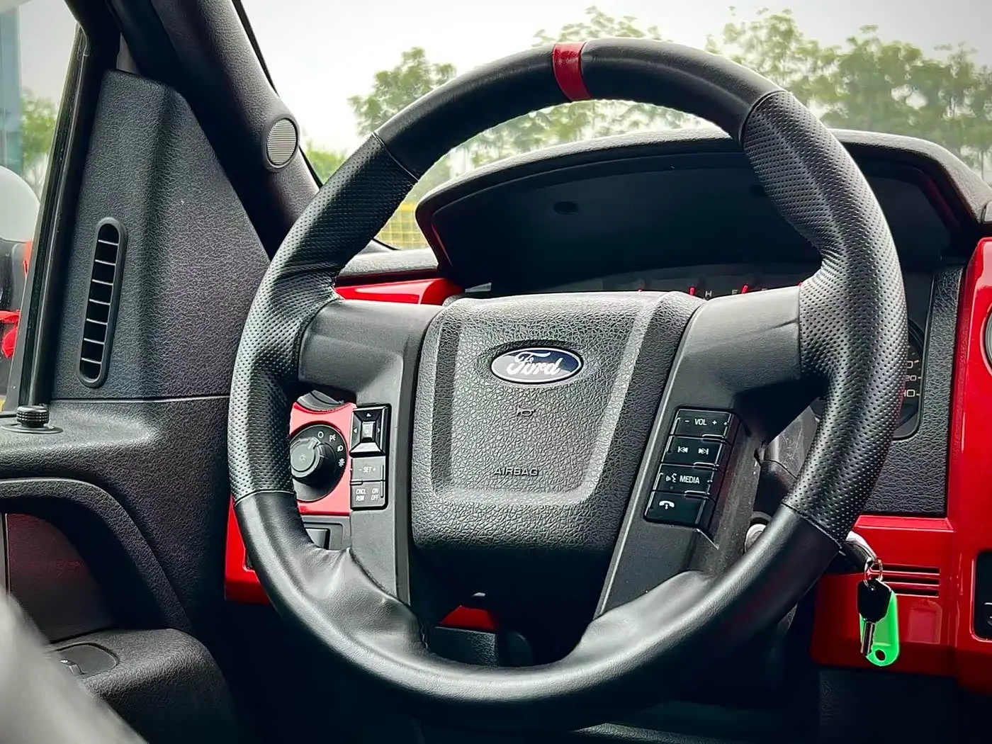 Ford F-150 Raptor 2012 — Şəkil 8/18