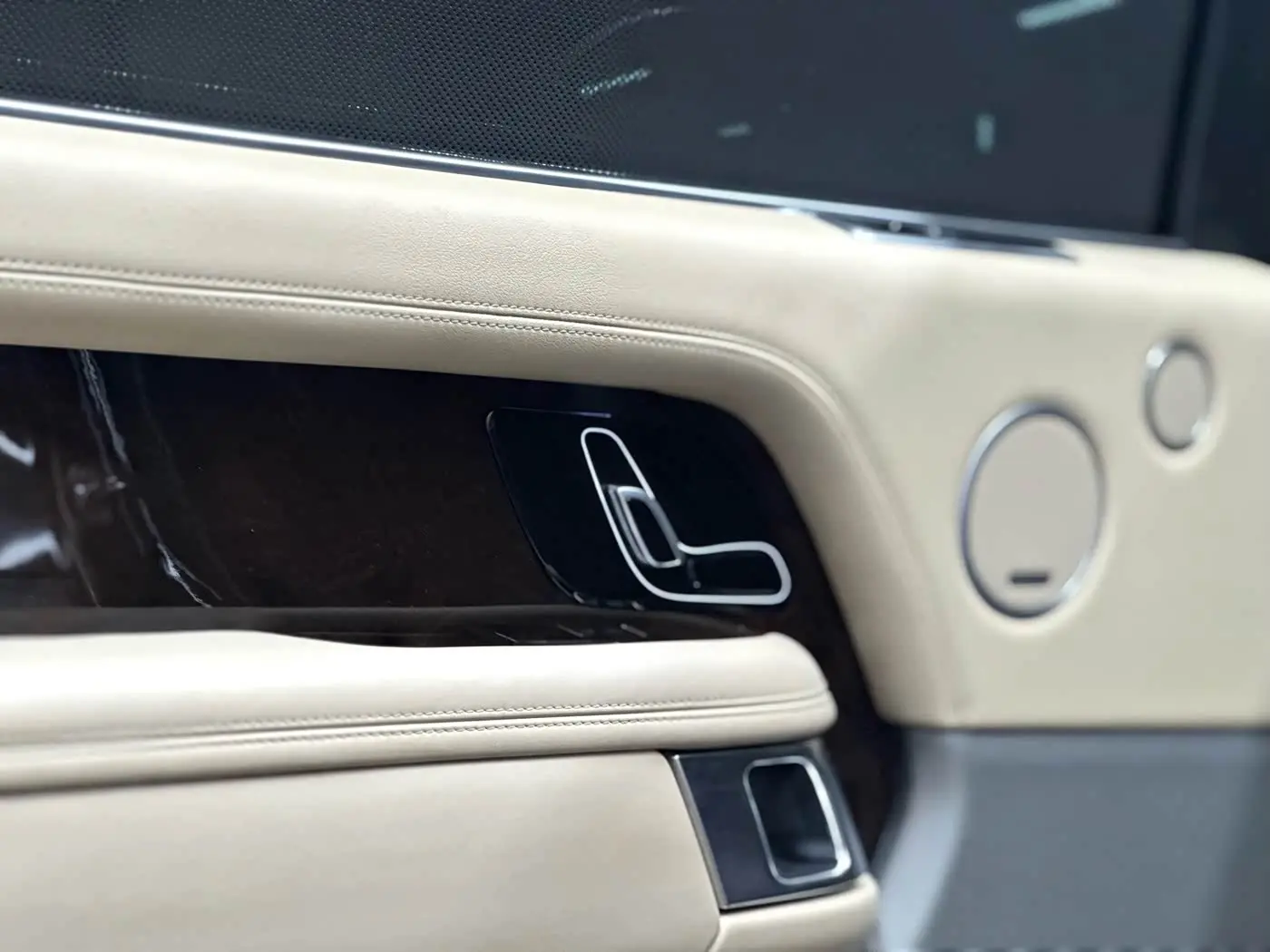 Land Rover Range Rover 2019 — Photo 9/20