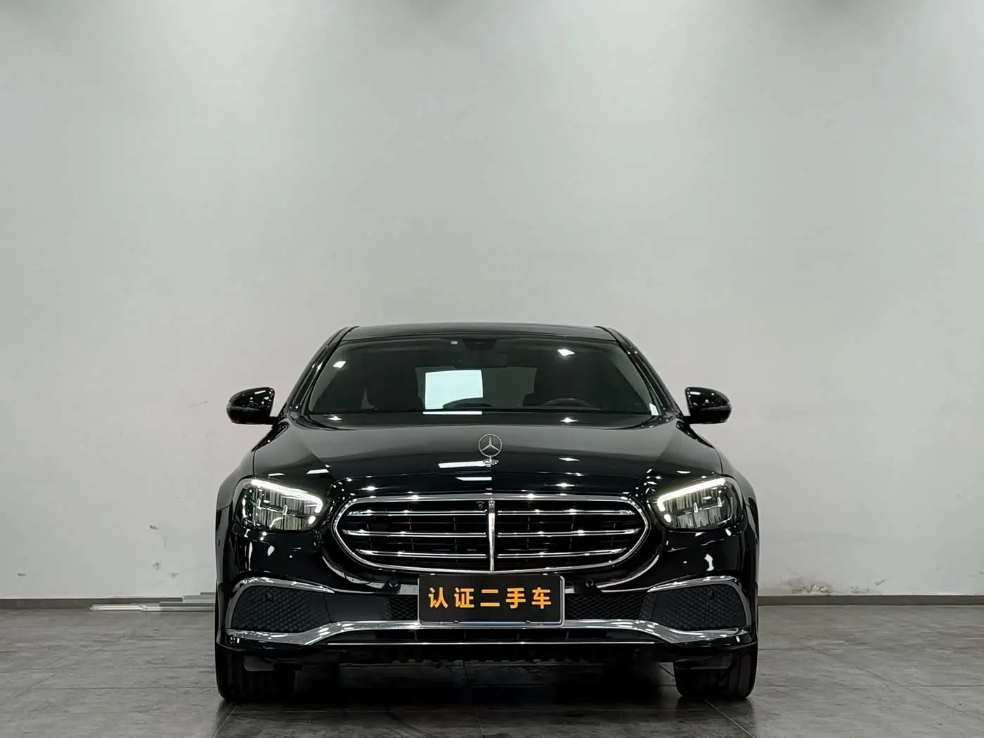 Mercedes-Benz E-Class 2022 — Photo 2/20