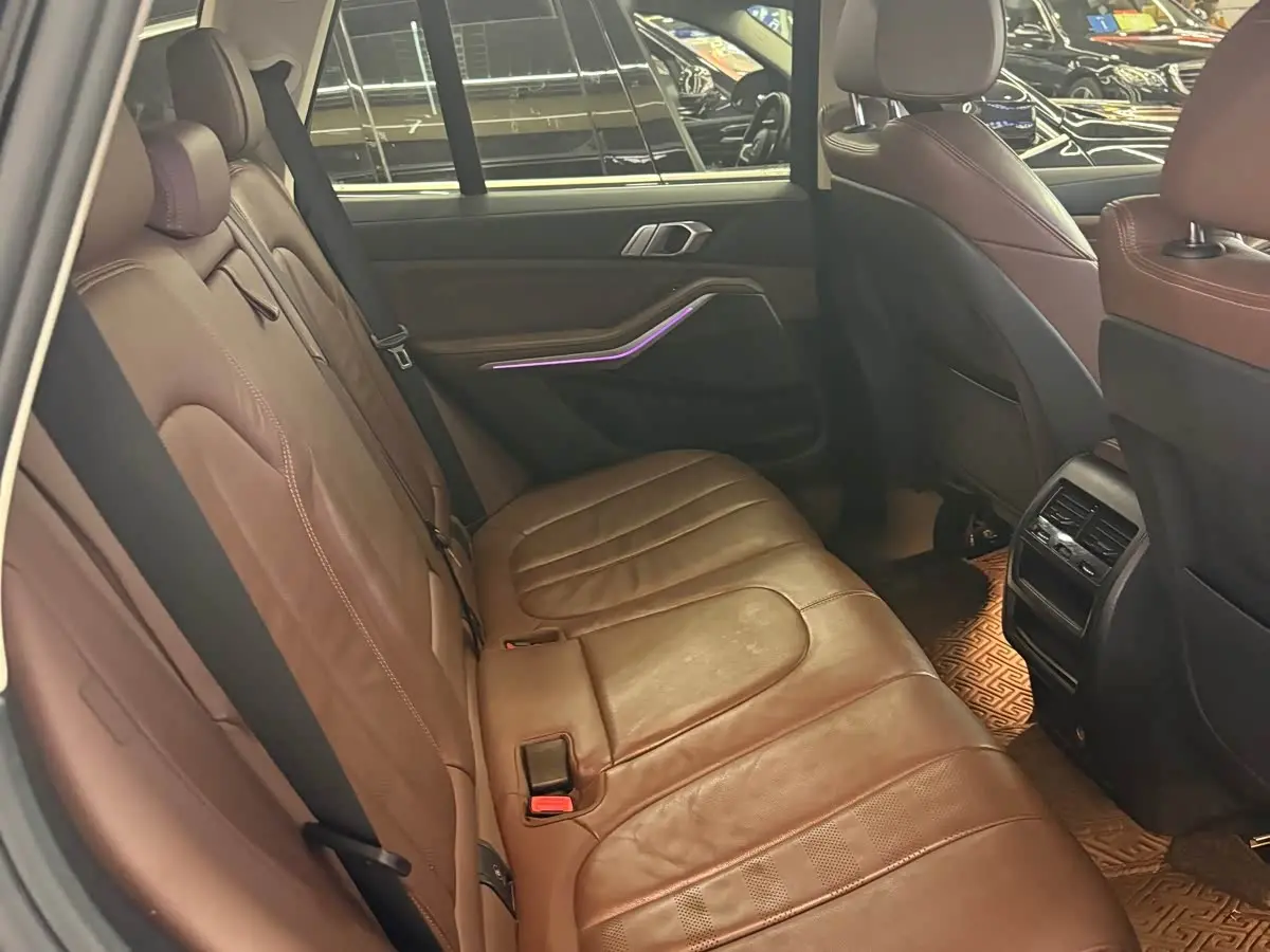 BMW X5 2021 — Photo 11/15