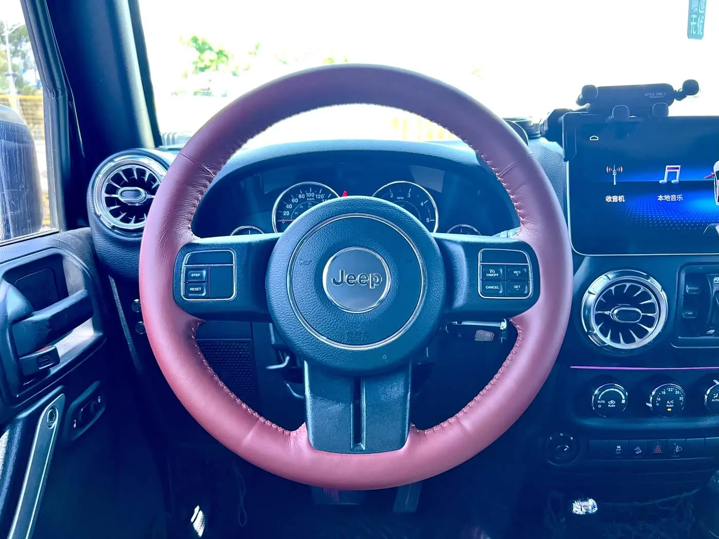 Jeep Wrangler 2016 — Photo 12/14