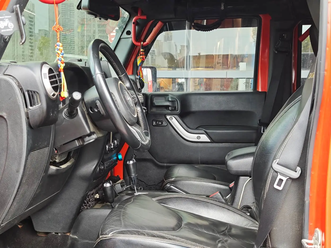 Jeep Wrangler 2015 — Şəkil 15/16