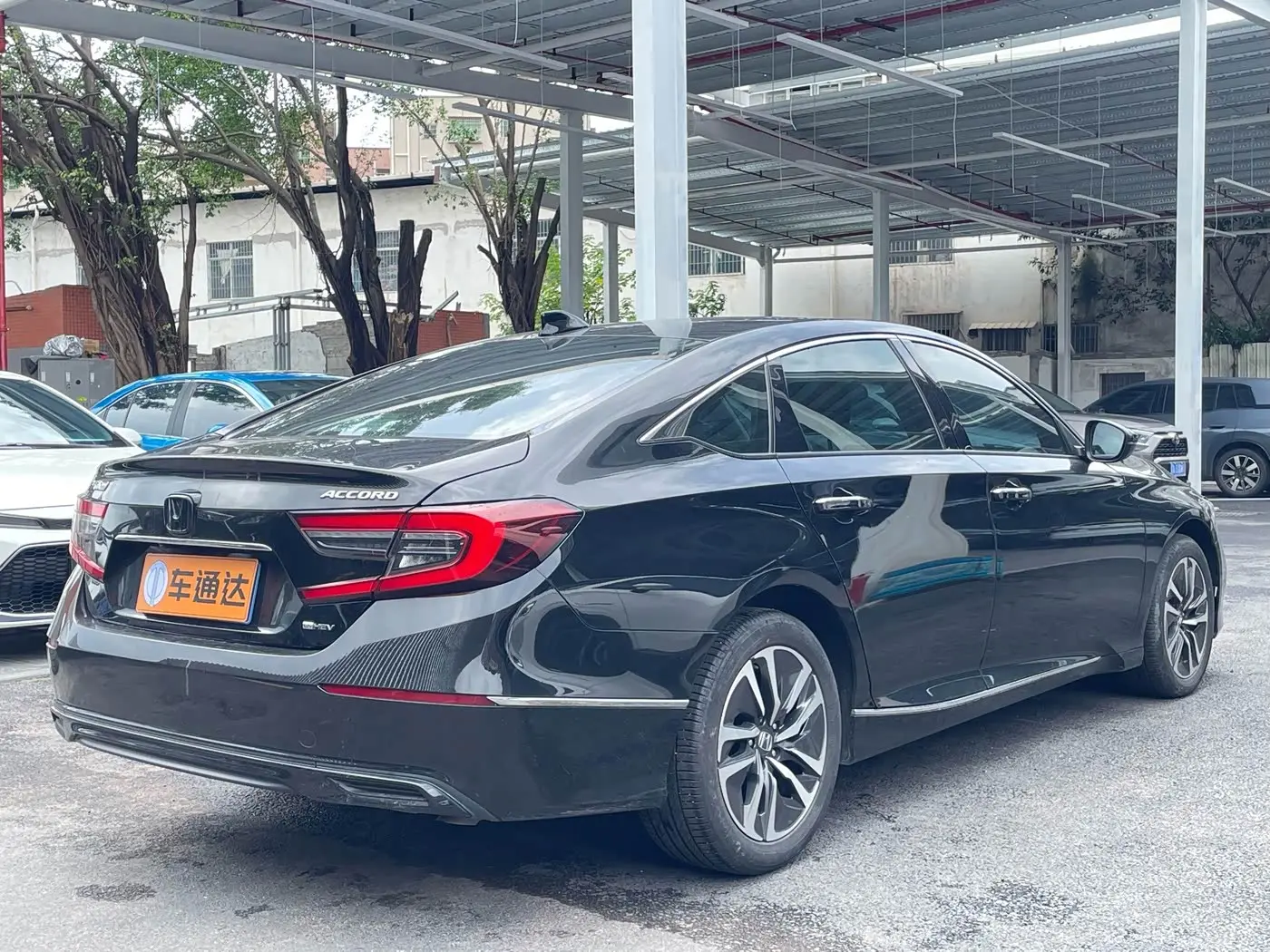 Honda Accord 2023 — Фото 4/18