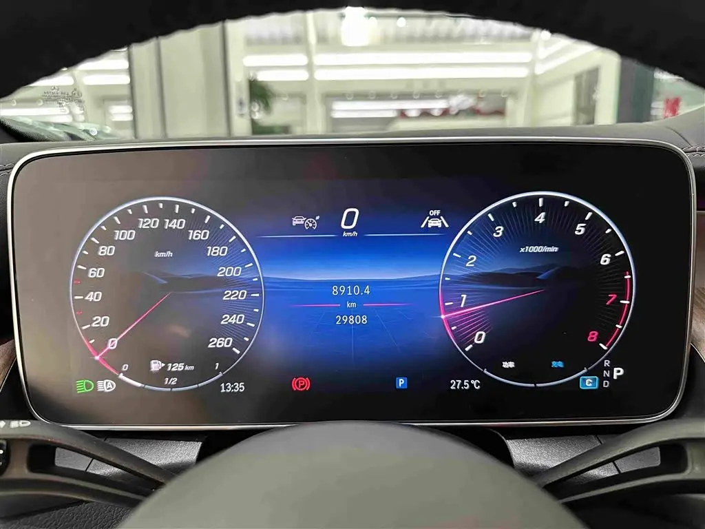 Mercedes-Benz GLC 2025 — Photo 12/20