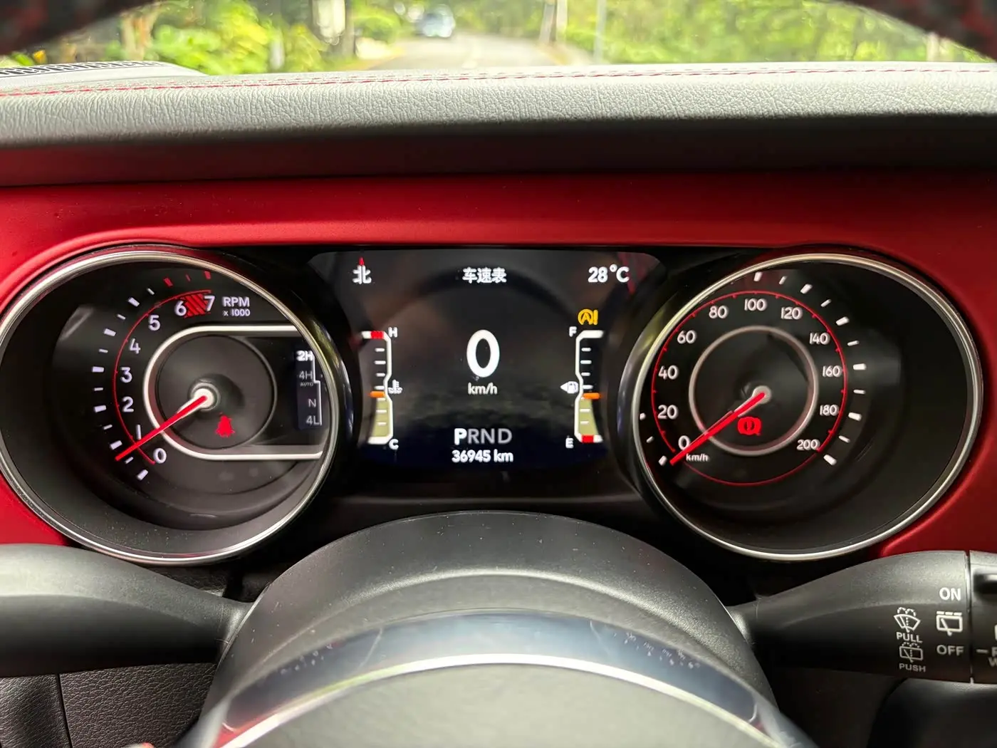 Jeep Wrangler 2020 — Фото 19/20