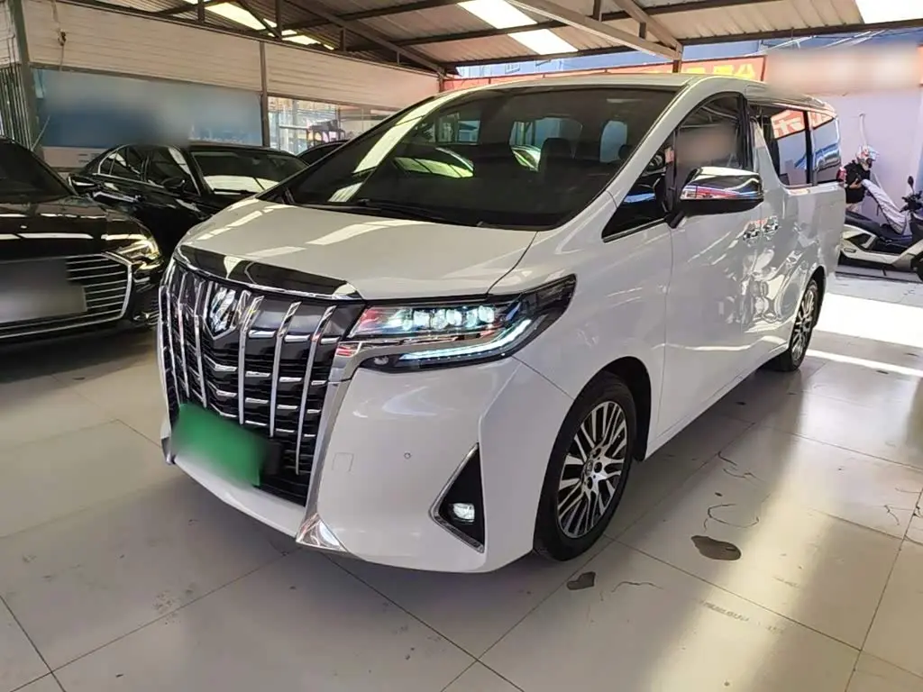 Toyota Alphard 2018 — Photo 2/20