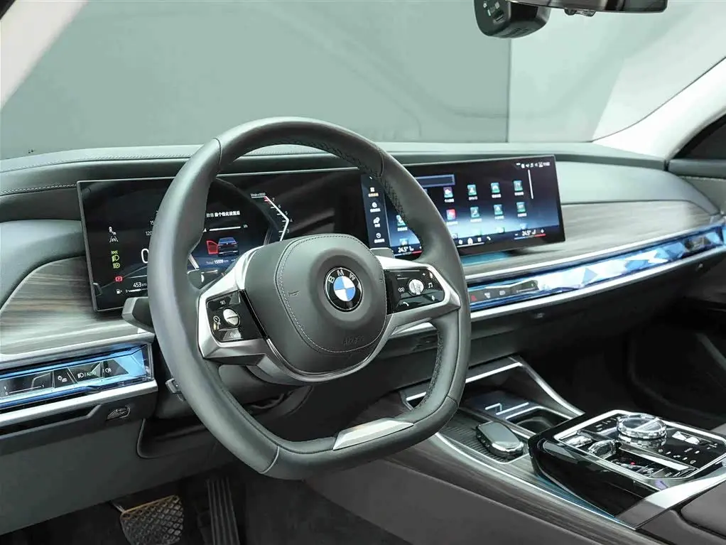 BMW 7 Series 2025 — Photo 7/20