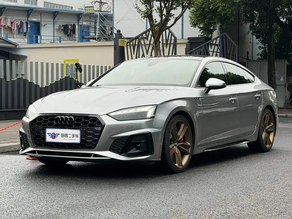 Audi A5 2021 — Фото 1/14