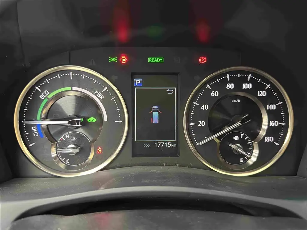 Lexus LM 2022 — Photo 17/20