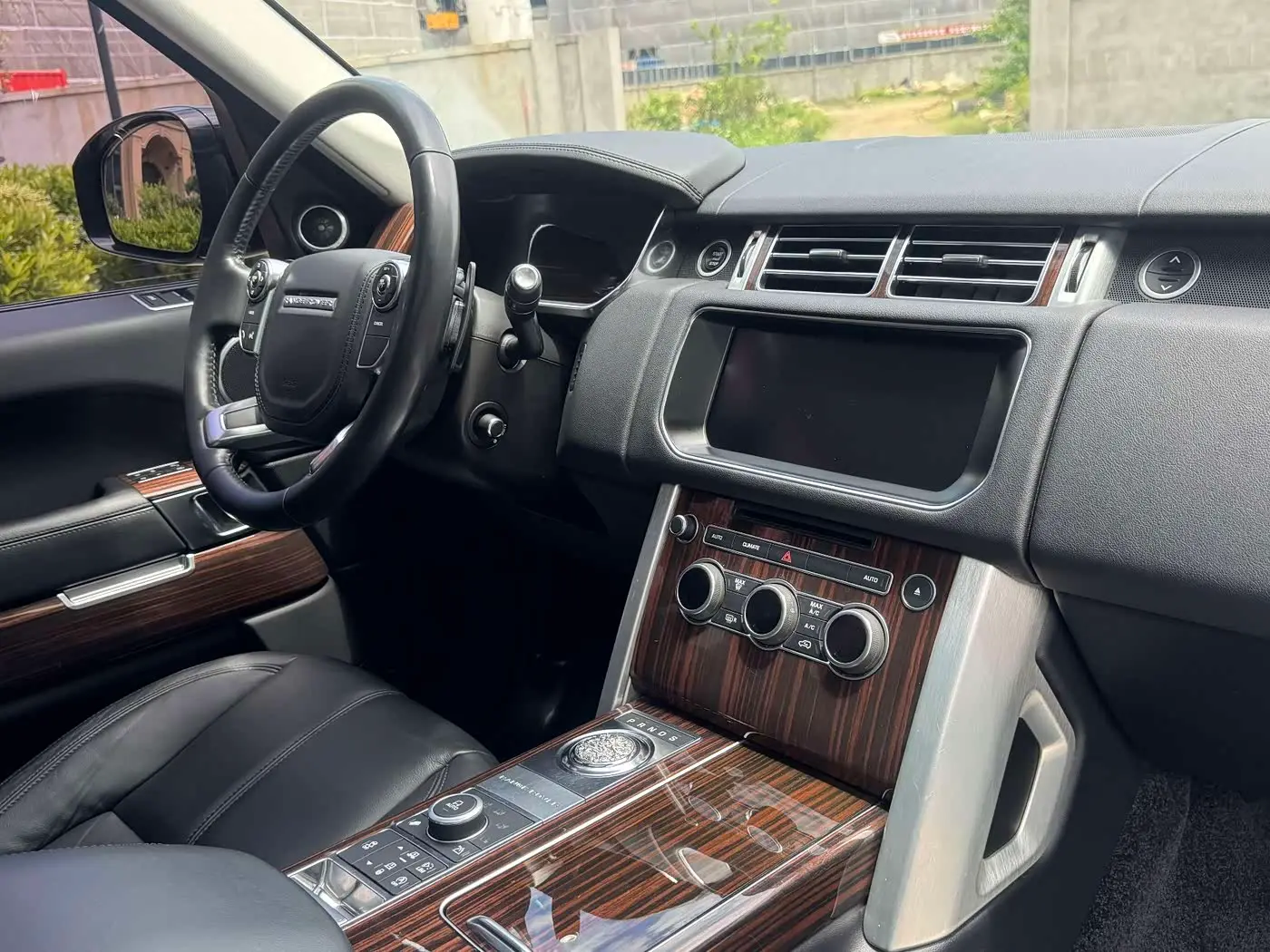 Land Rover Range Rover 2018 — Фото 11/15