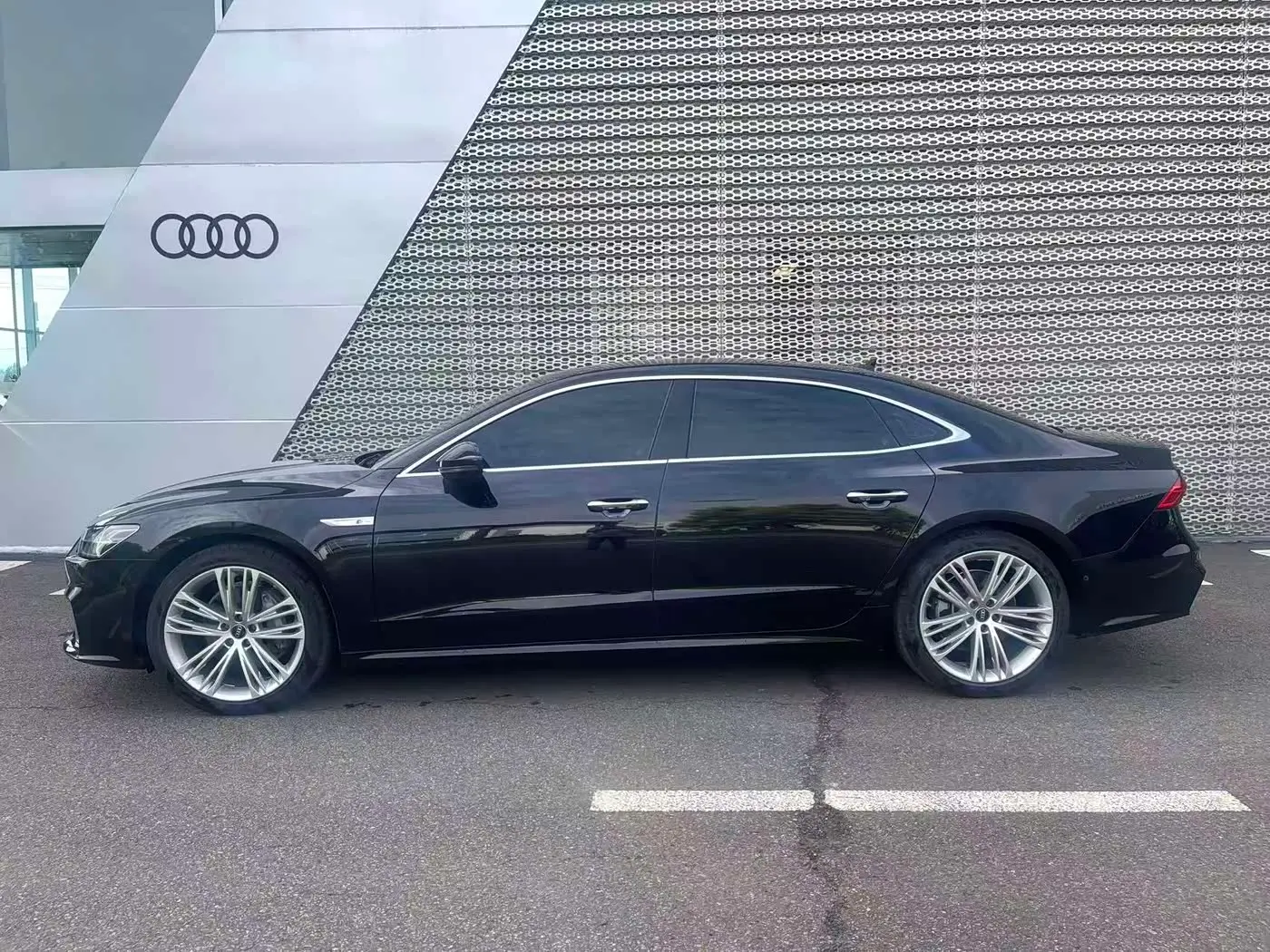 Audi A7L 2024 — Şəkil 2/10