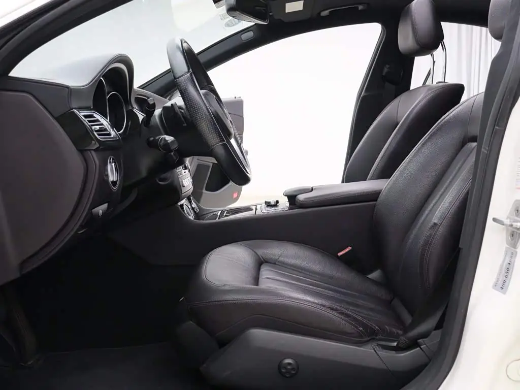Mercedes-Benz CLS 2013 — Photo 2/20