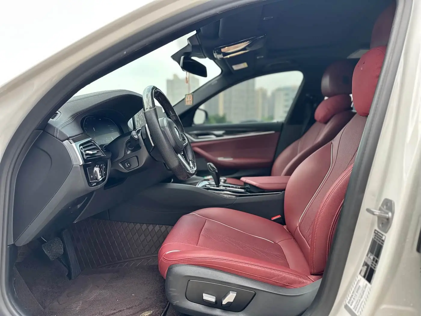 BMW 5 Series 2022 — Photo 7/20