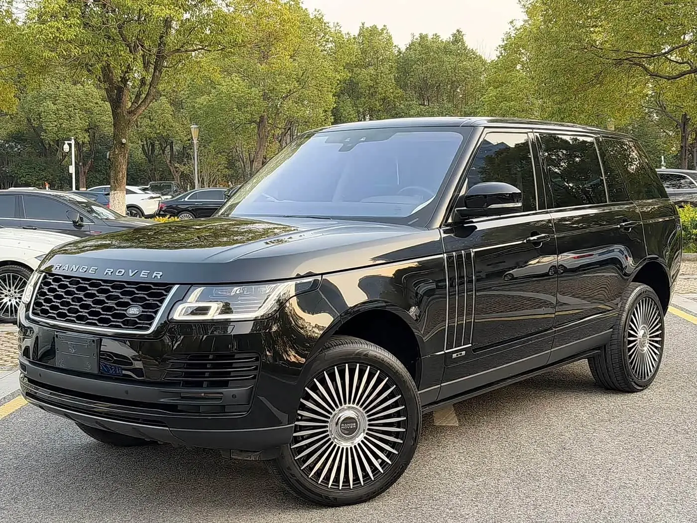 Land Rover Range Rover 2020 — Фото 1/16