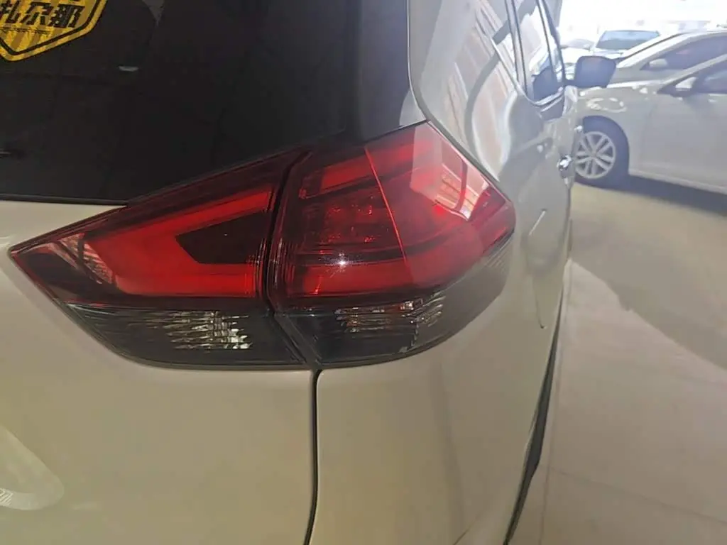 Nissan X-Trail 2023 — Şəkil 19/20