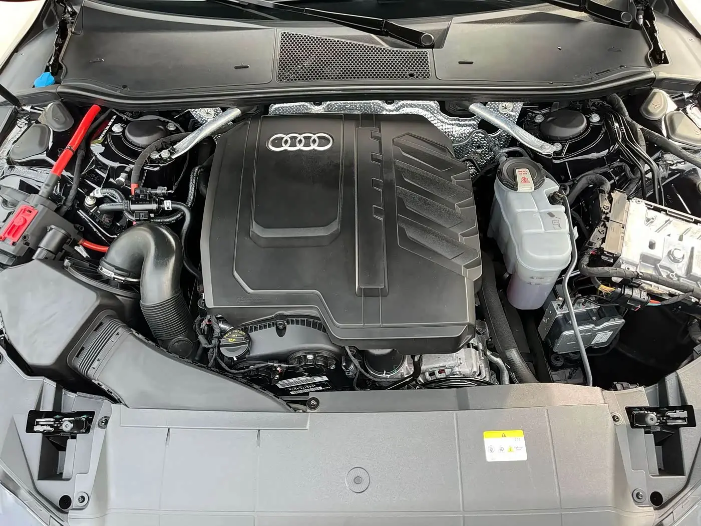 Audi A7L 2024 — Photo 16/16
