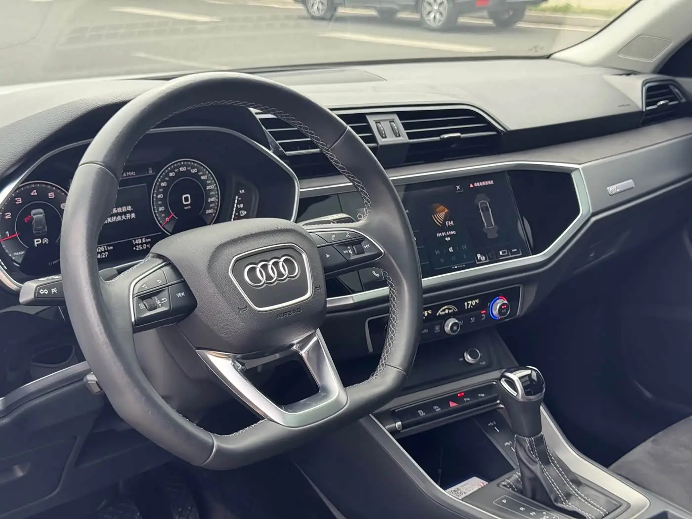 Audi Q3 2022 — Şəkil 16/18