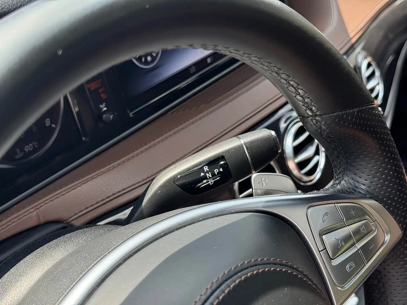 Mercedes-Benz S-Class 2016 — Photo 9/20