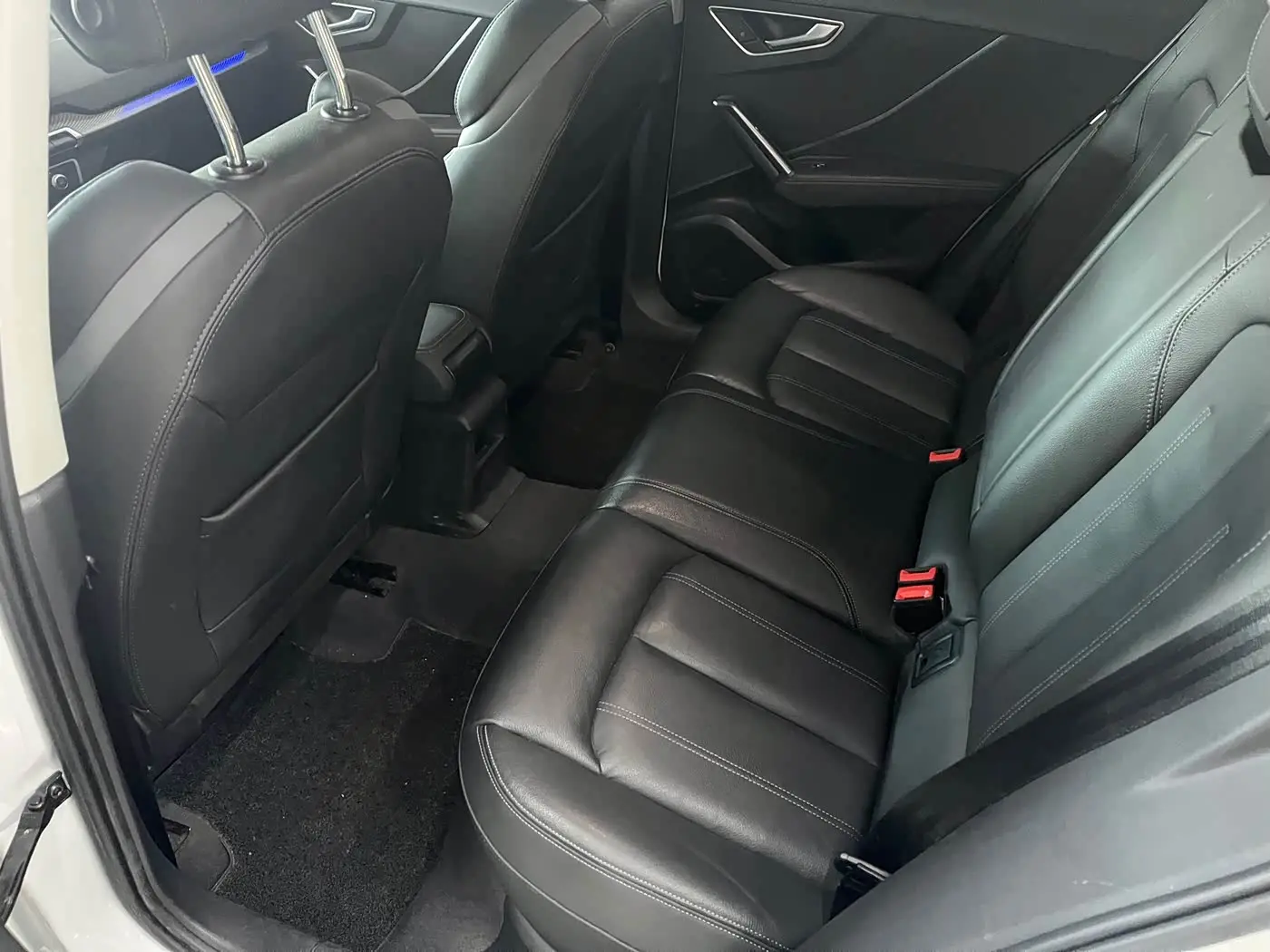 Audi Q2L 2022 — Şəkil 8/13