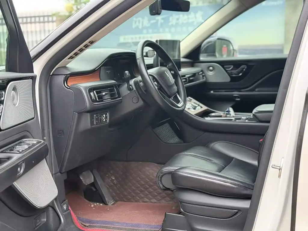 Lincoln Aviator 2020 — Photo 9/13
