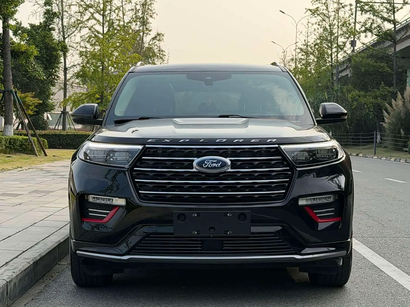 Ford Explorer 2021 — Фото 2/15