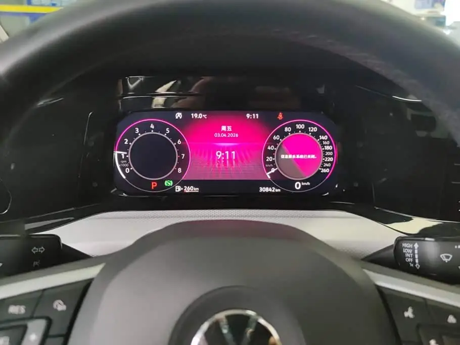 Volkswagen Golf 2022 — Photo 14/16