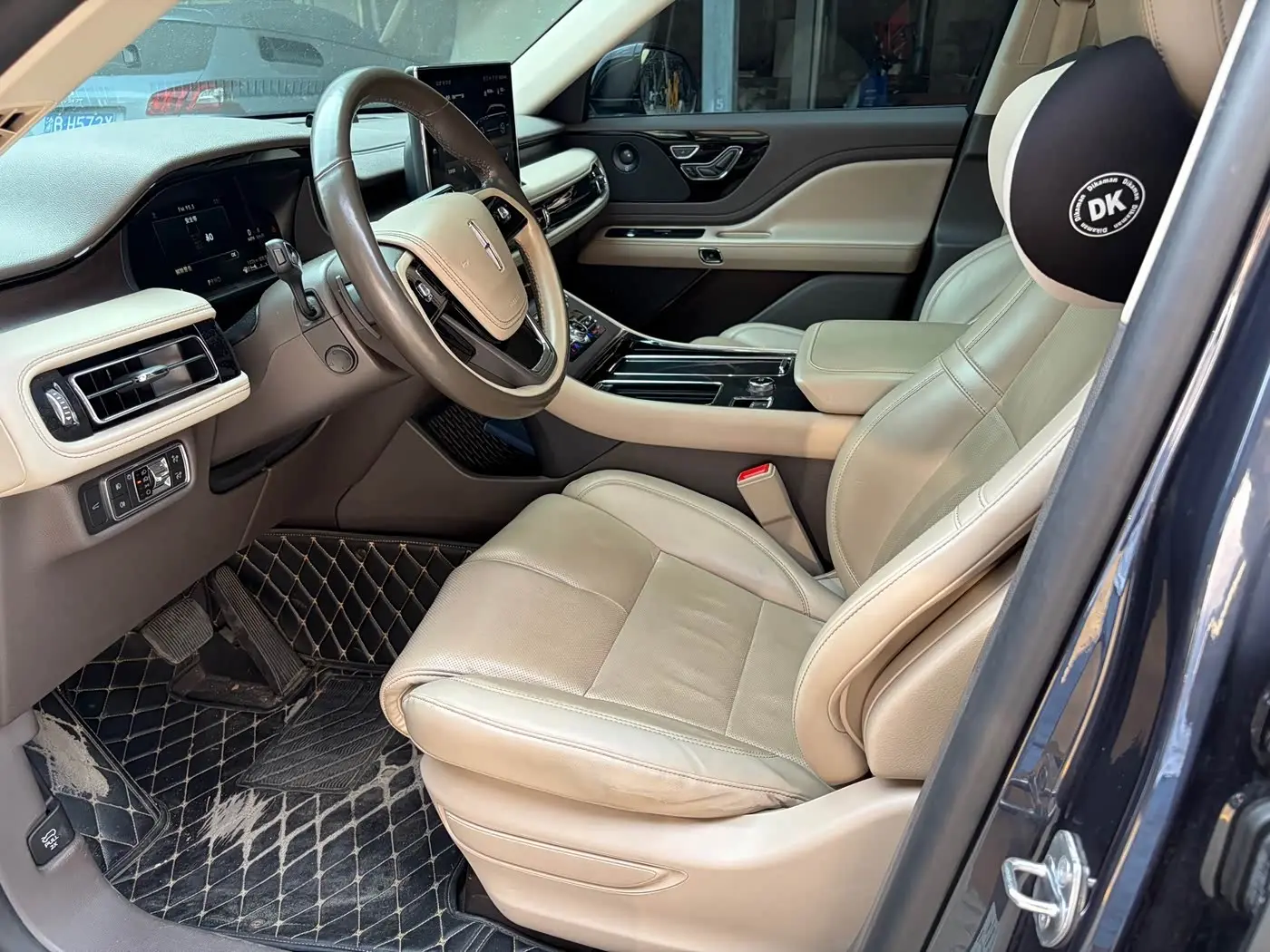 Lincoln Aviator 2021 — Photo 4/11