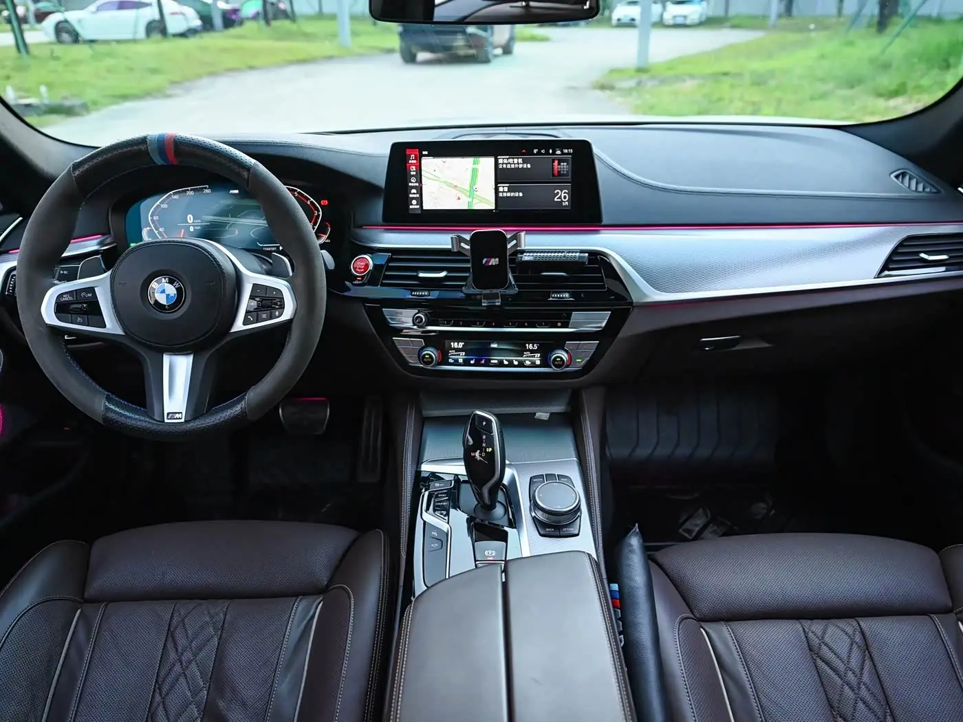 BMW 5 Series 2020 — Şəkil 13/17
