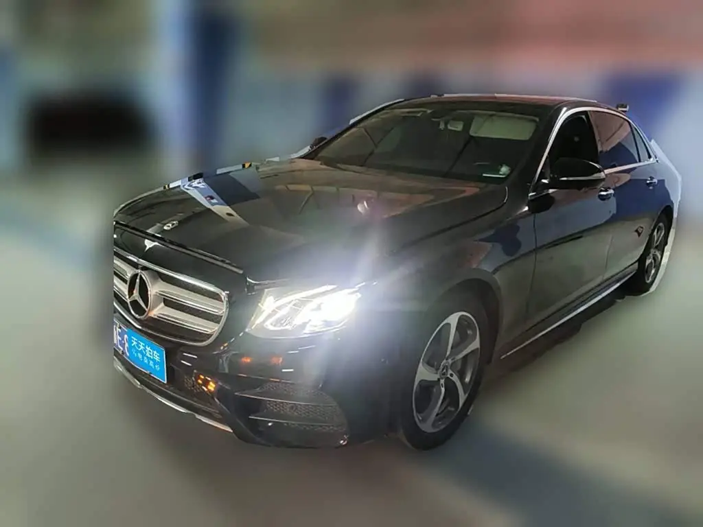 Mercedes-Benz E-Class 2019 — Фото 1/13