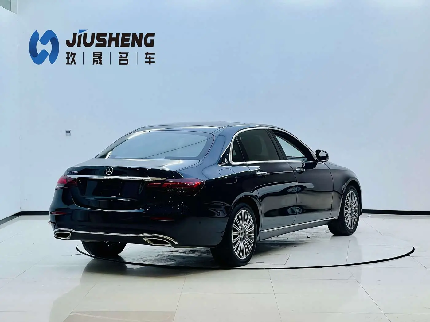 Mercedes-Benz E-Class 2022 — Фото 13/15