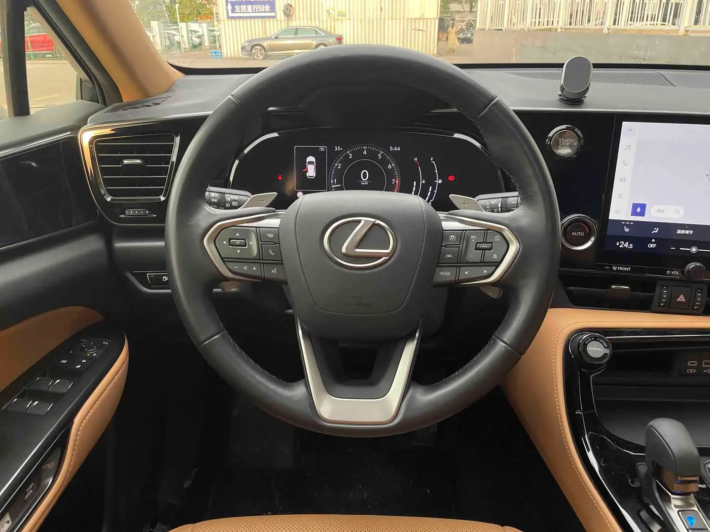 Lexus NX 2022 — Şəkil 12/17