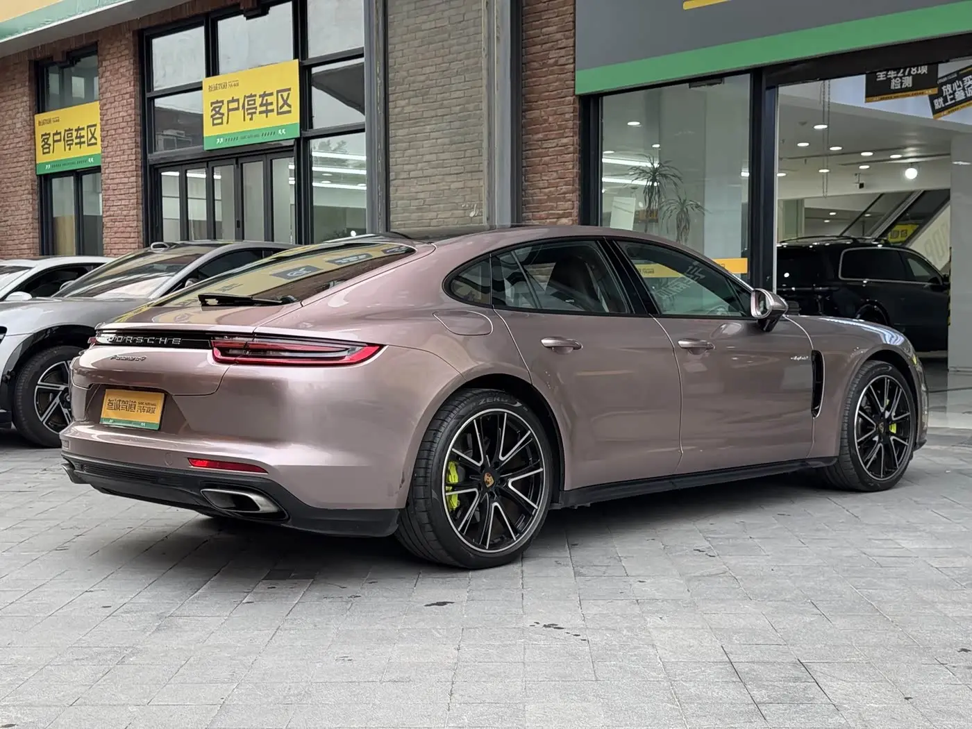 Porsche Panamera New Energy 2020 — Фото 7/20