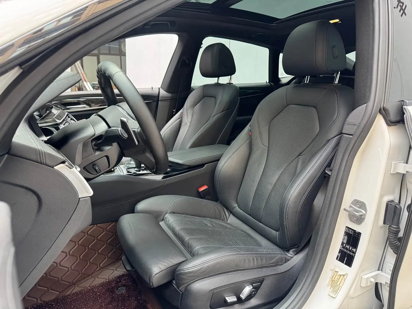 BMW 6 Series GT 2020 — Photo 8/15