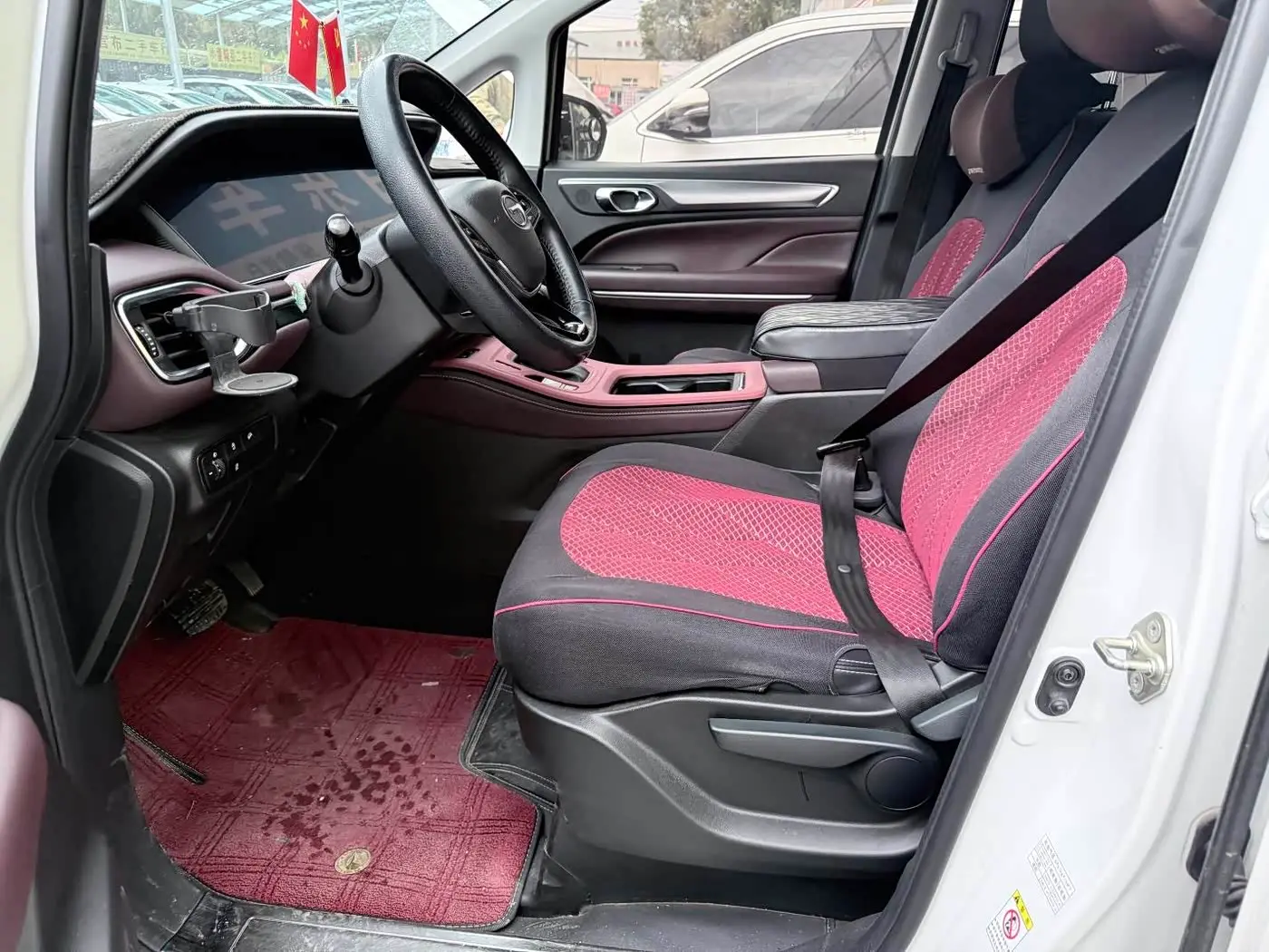 GAC Trumpchi Trumpchi M6 2022 — Фото 9/20