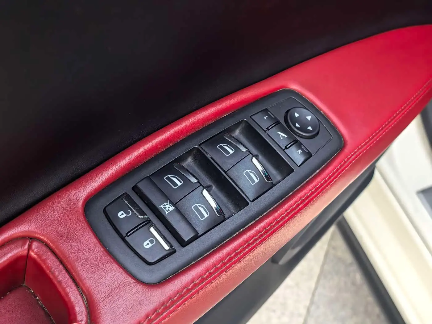 Maserati Ghibli 2014 — Фото 19/20
