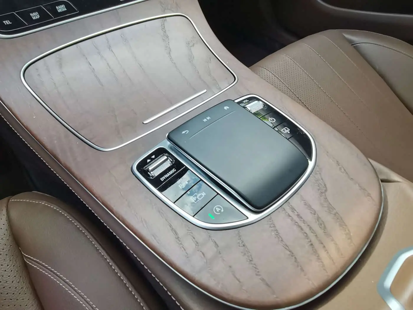 Mercedes-Benz E-Class 2023 — ფოტო 20/20